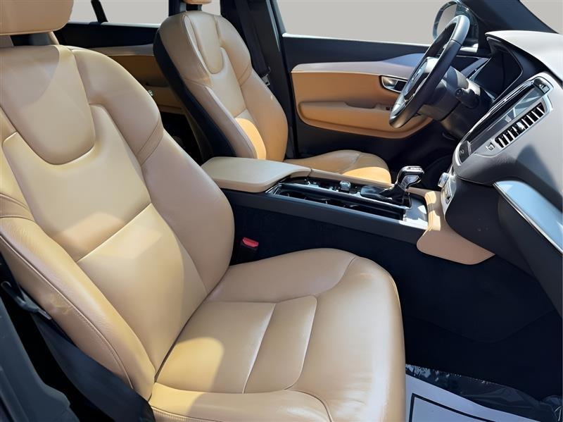 Volvo XC90 T5 Momentum 2018