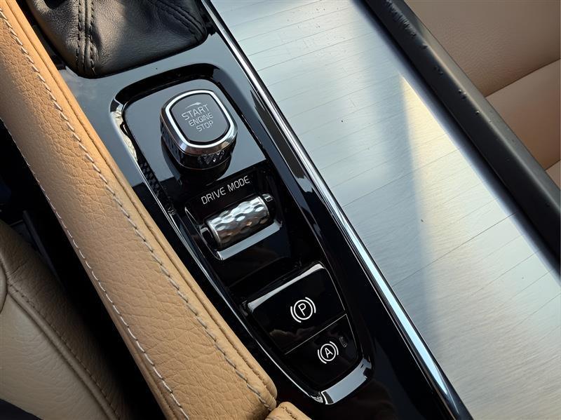 Volvo XC90 T5 Momentum 2018