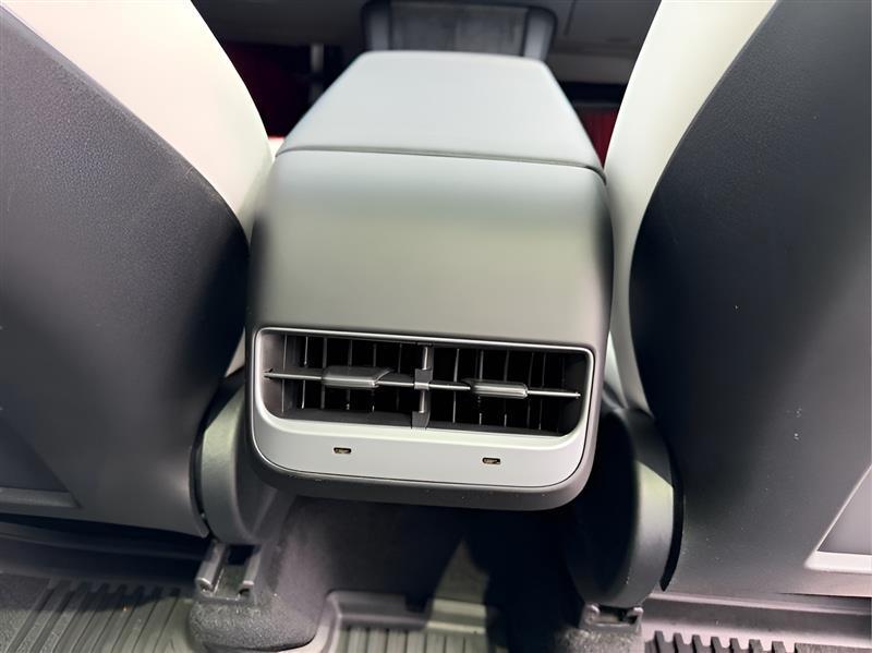 Tesla Model Y Long Range 2023