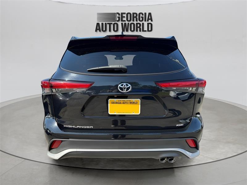 Toyota Highlander XSE FWD V6 2021