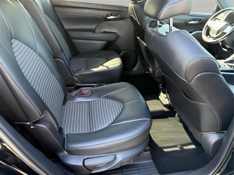 Toyota Highlander XSE FWD V6 2021