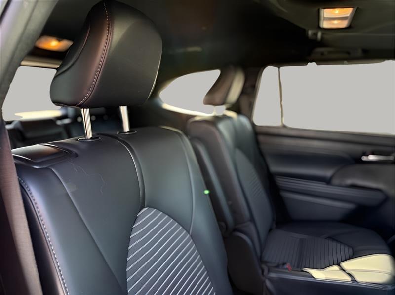 Toyota Highlander XSE FWD V6 2021