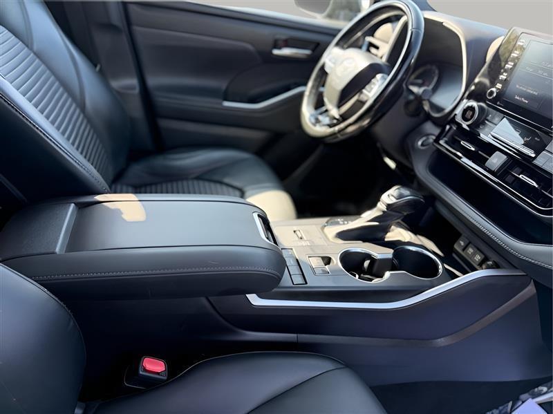 Toyota Highlander XSE FWD V6 2021