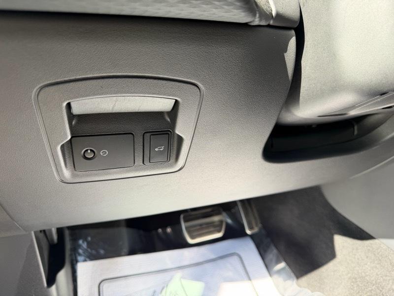 Land Rover Range Rover Velar R-Dynamic S 2023