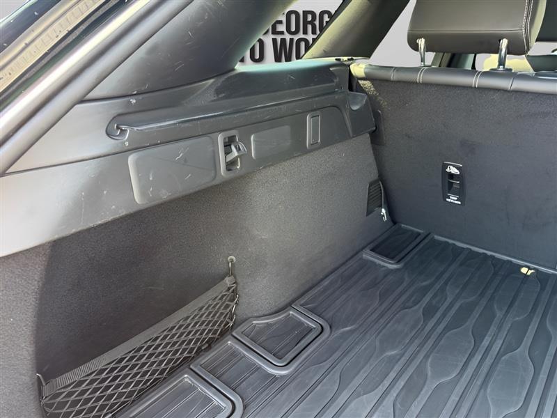 Land Rover Range Rover Velar R-Dynamic S 2023