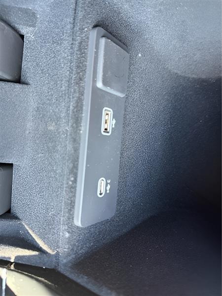 Land Rover Range Rover Velar R-Dynamic S 2023