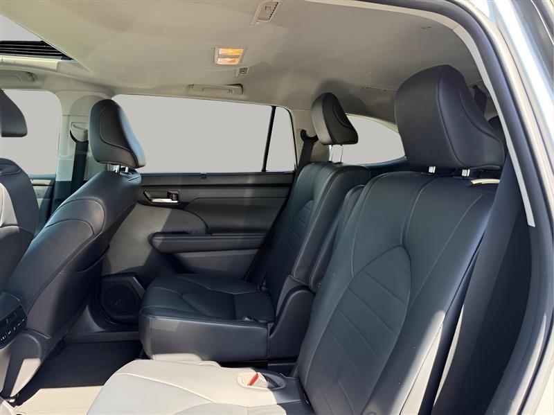 Toyota Highlander XLE FWD V6 2020