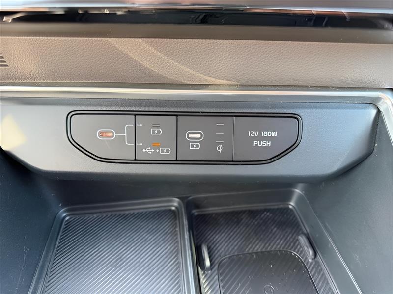 Kia Carnival SX Prestige 2025