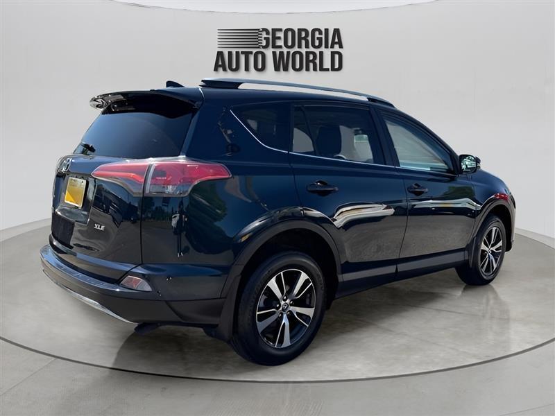 Toyota RAV4 XLE AWD 2017