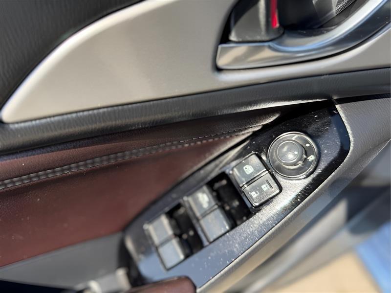 Mazda MAZDA3 s Touring AT 4-Door 2018