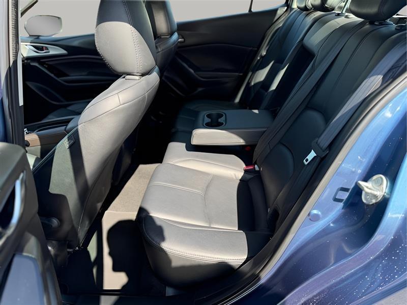 Mazda MAZDA3 s Touring AT 4-Door 2018
