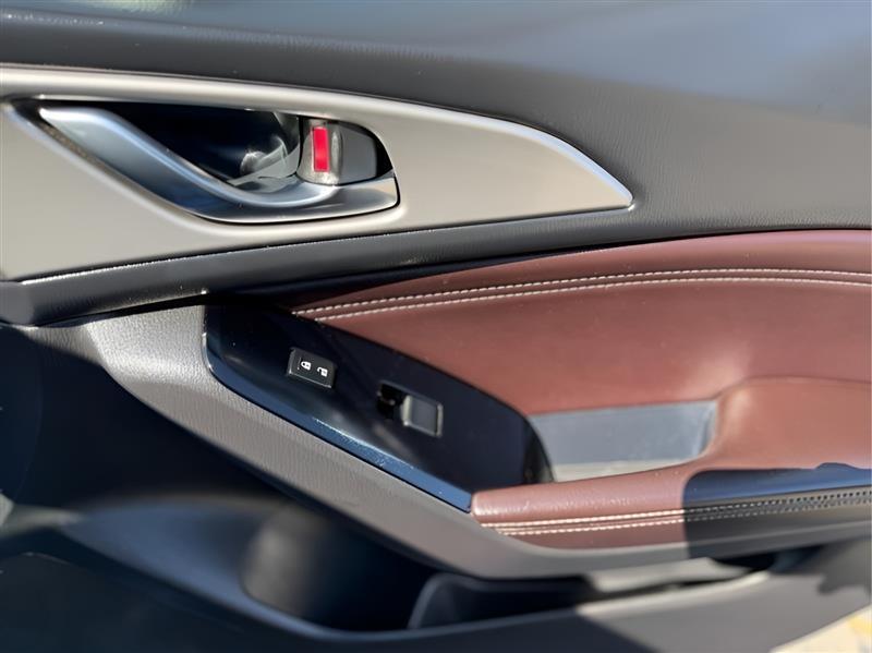 Mazda MAZDA3 s Touring AT 4-Door 2018