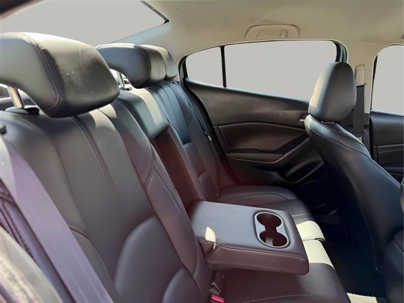 Mazda MAZDA3 s Touring AT 4-Door 2018