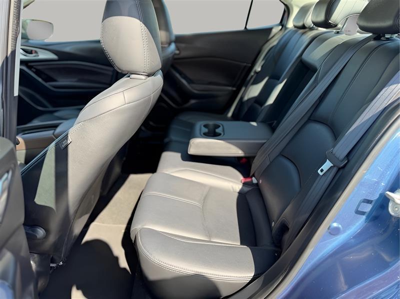 Mazda MAZDA3 s Touring AT 4-Door 2018