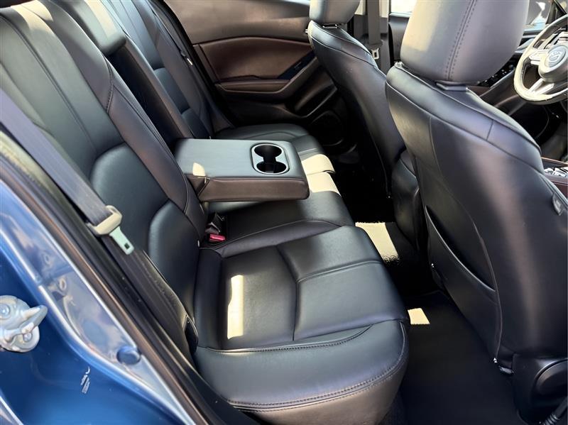 Mazda MAZDA3 s Touring AT 4-Door 2018