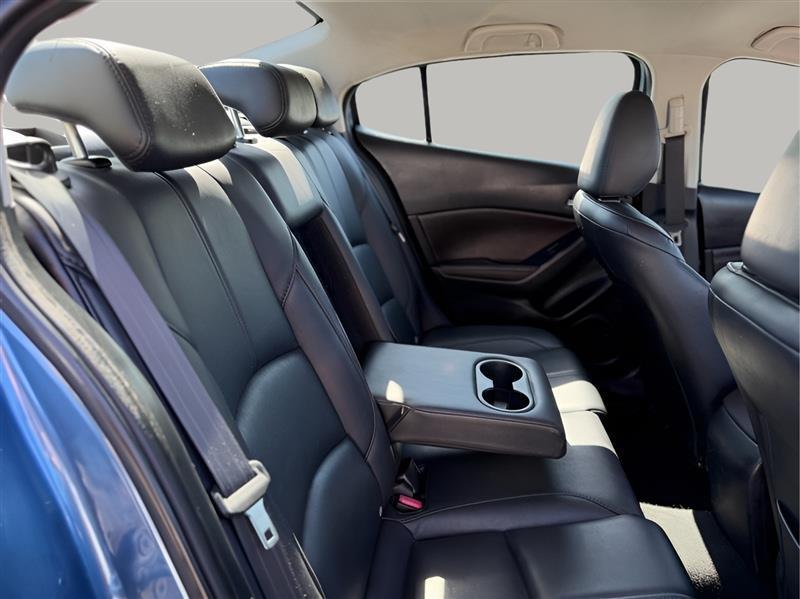 Mazda MAZDA3 s Touring AT 4-Door 2018