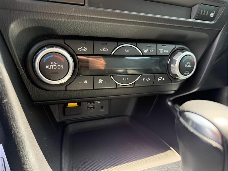 Mazda MAZDA3 s Touring AT 4-Door 2018