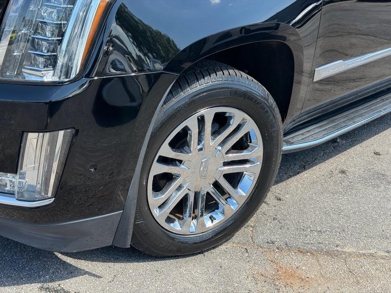Cadillac Escalade ESV 4D SUV RWD 2018