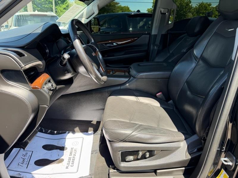 Cadillac Escalade ESV 4D SUV RWD 2018