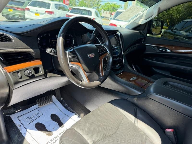 Cadillac Escalade ESV 4D SUV RWD 2018