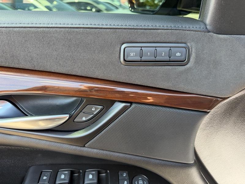 Cadillac Escalade ESV 4D SUV RWD 2018