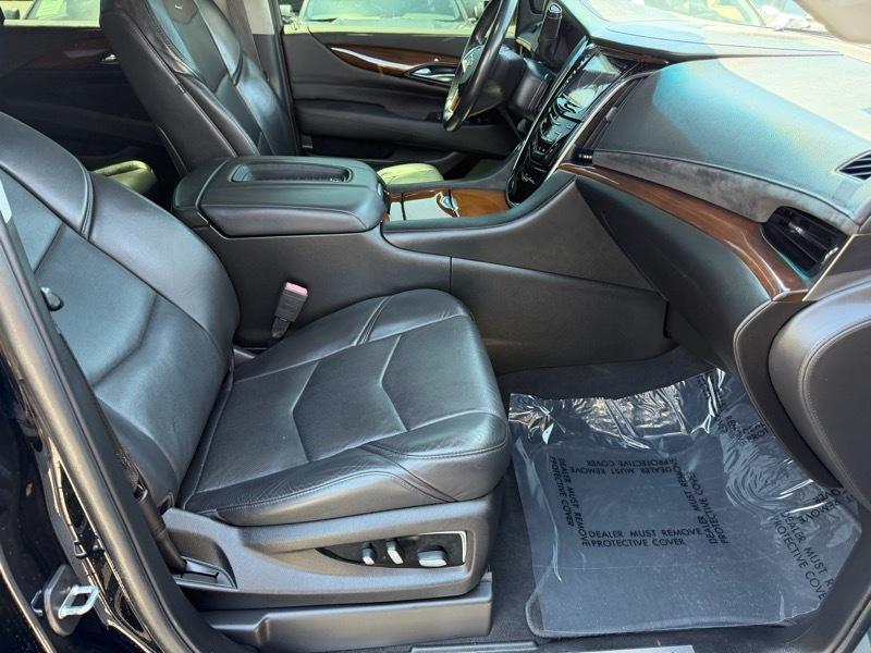 Cadillac Escalade ESV 4D SUV RWD 2018