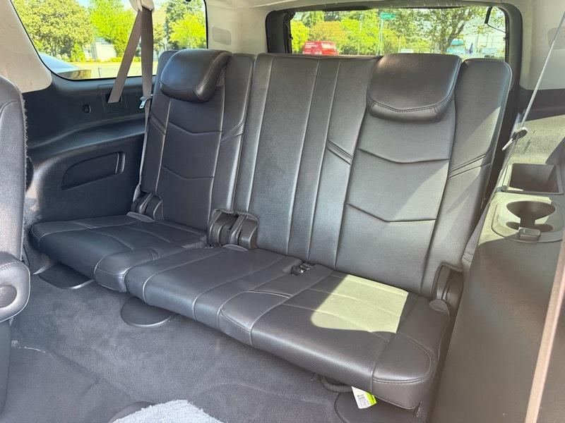 Cadillac Escalade ESV 4D SUV RWD 2018