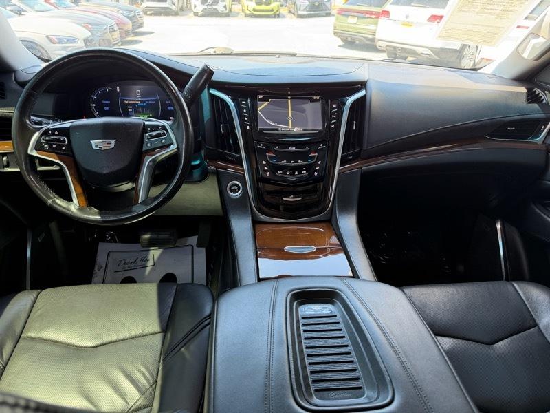 Cadillac Escalade ESV 4D SUV RWD 2018
