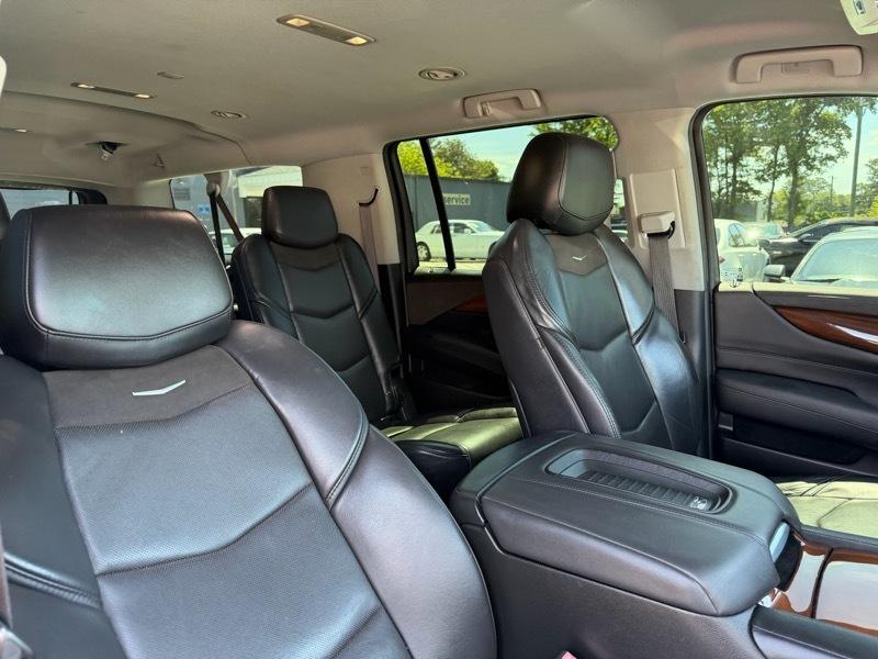Cadillac Escalade ESV 4D SUV RWD 2018