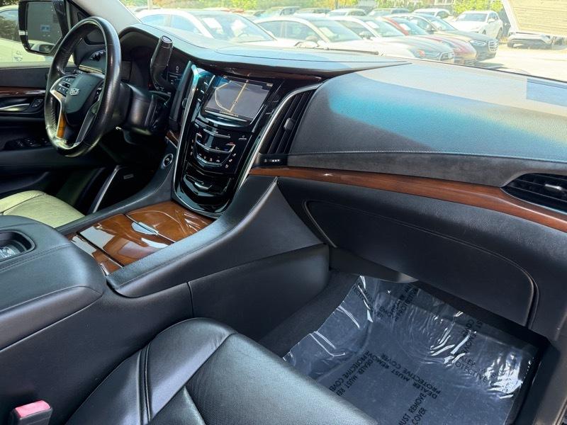 Cadillac Escalade ESV 4D SUV RWD 2018