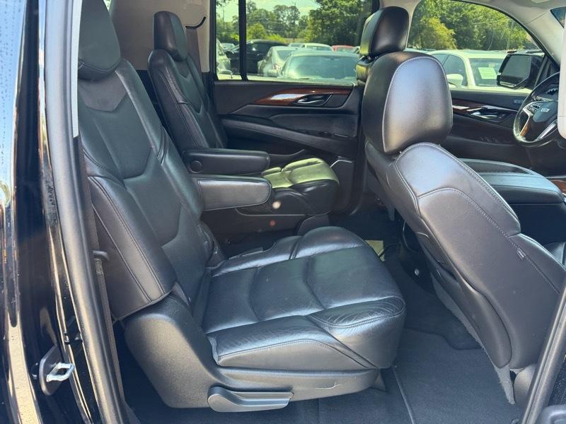 Cadillac Escalade ESV 4D SUV RWD 2018
