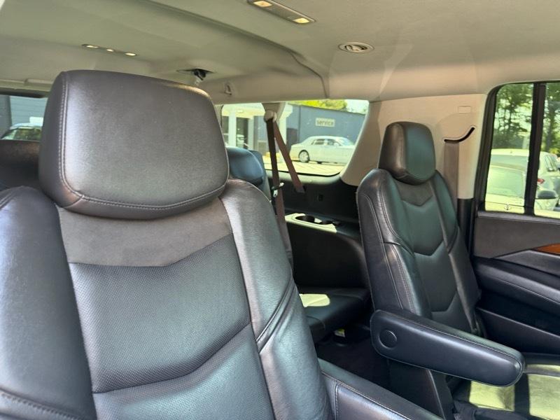 Cadillac Escalade ESV 4D SUV RWD 2018