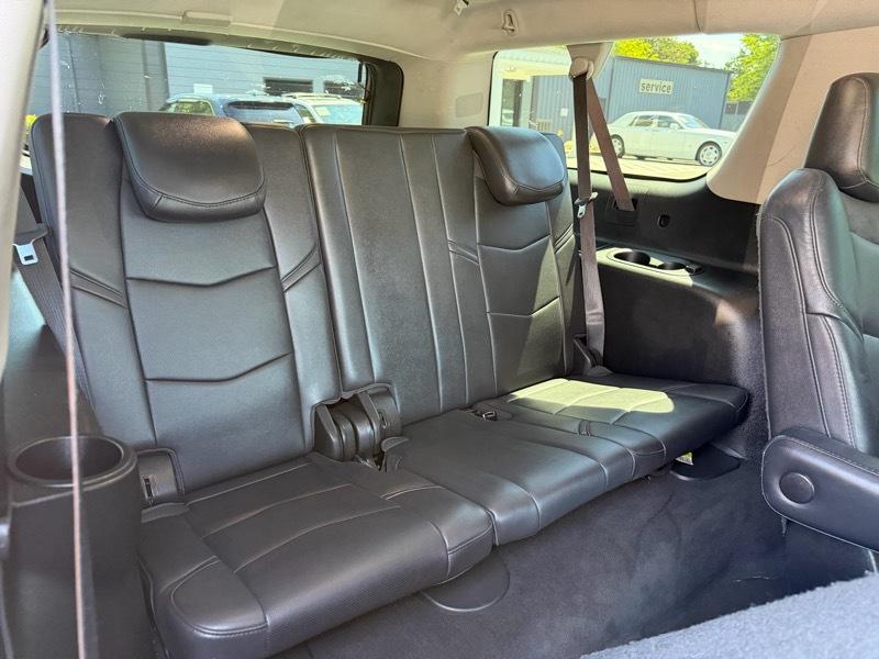 Cadillac Escalade ESV 4D SUV RWD 2018