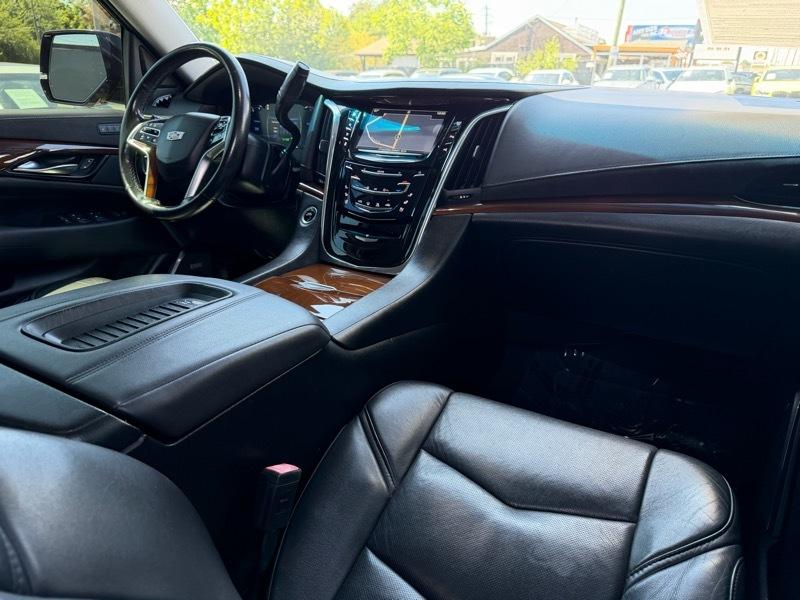 Cadillac Escalade ESV 4D SUV RWD 2018