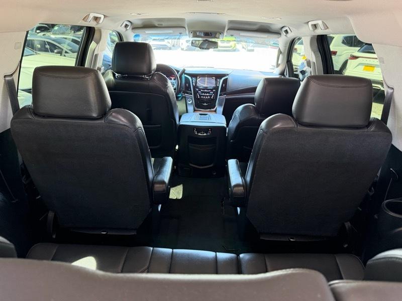 Cadillac Escalade ESV 4D SUV RWD 2018