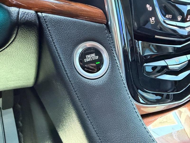 Cadillac Escalade ESV 4D SUV RWD 2018