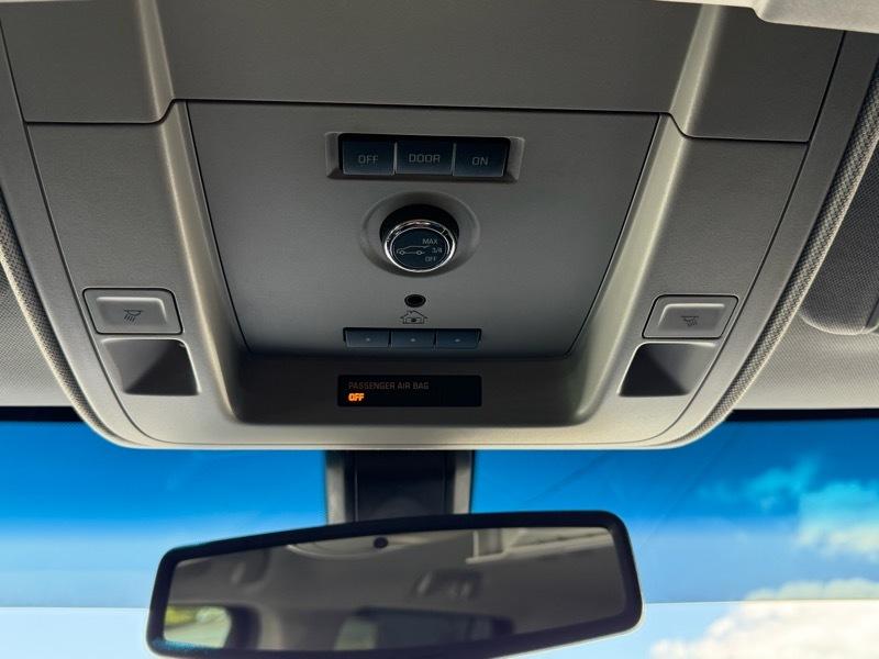 Cadillac Escalade ESV 4D SUV RWD 2018