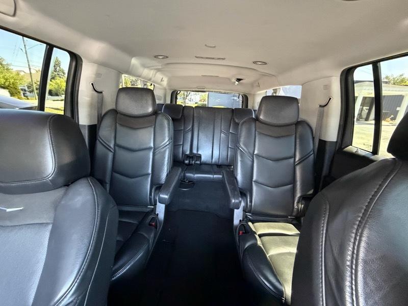 Cadillac Escalade ESV 4D SUV RWD 2018