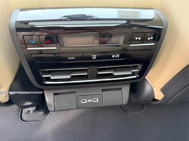 Acura MDX SH-AWD 7-Passenger 2023