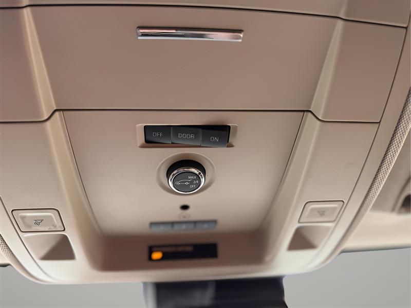 Chevrolet Suburban LT 2WD 2018