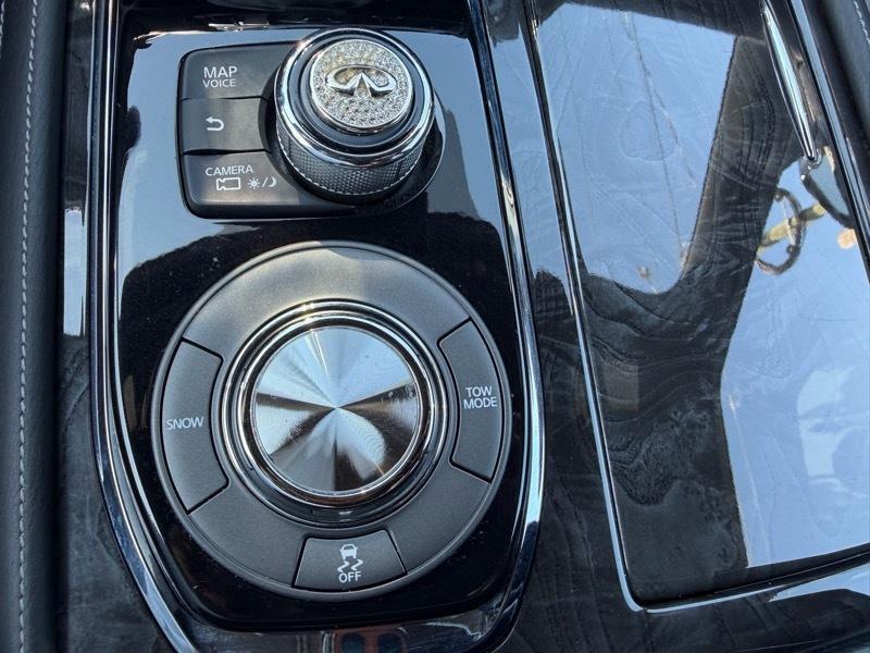 Infiniti QX80 LUXE 2020