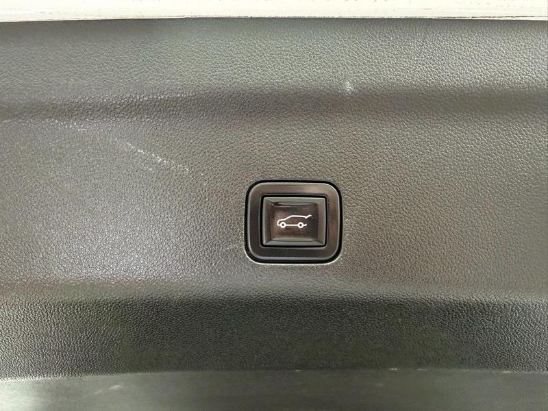 Chevrolet Suburban RST 2023