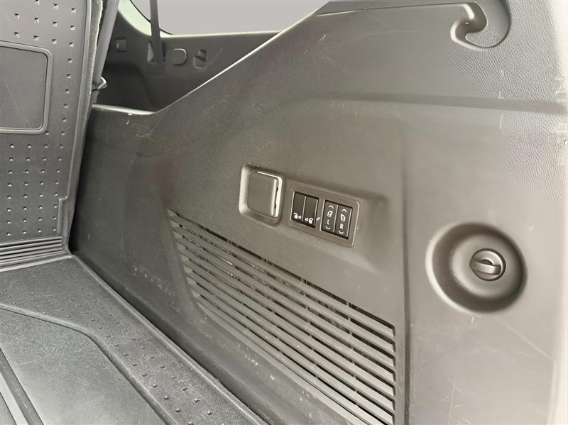 Chevrolet Suburban RST 2023