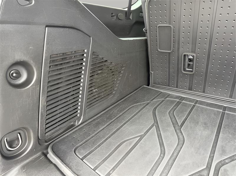 Chevrolet Suburban RST 2023