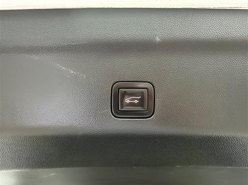Chevrolet Suburban RST 2023