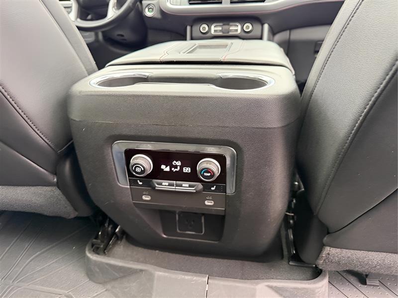 Chevrolet Suburban RST 2023