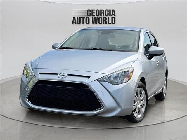 Silver 2020 Toyota Yaris XLE Sedan FWD Sedan Front-Wheel Drive Automatic