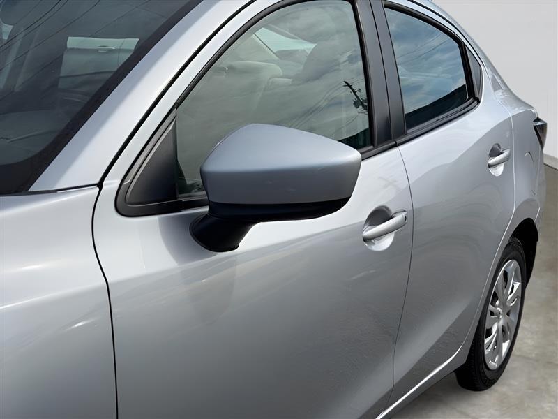 Toyota Yaris 4dr Sdn Auto 2020