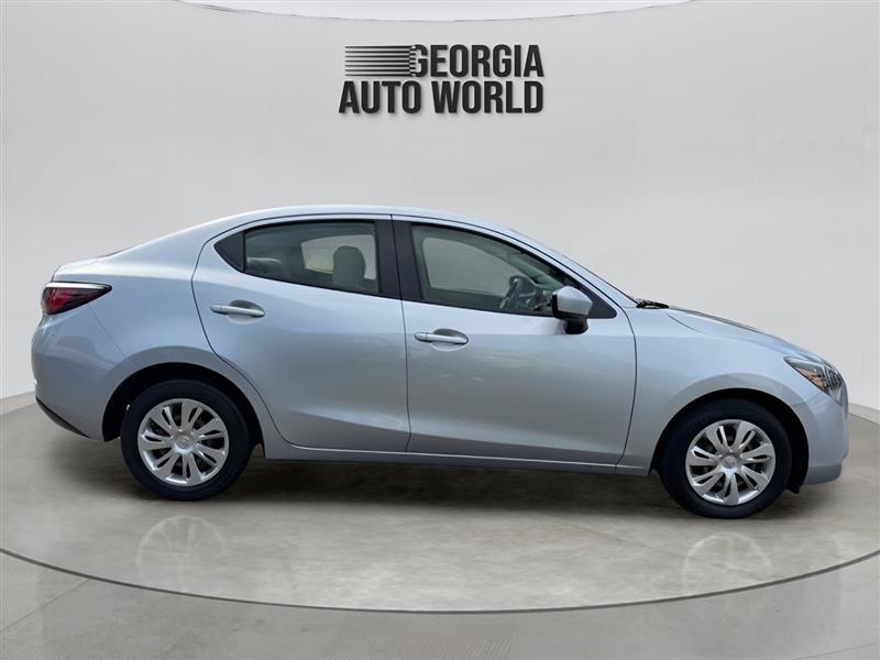 Toyota Yaris 4dr Sdn Auto 2020