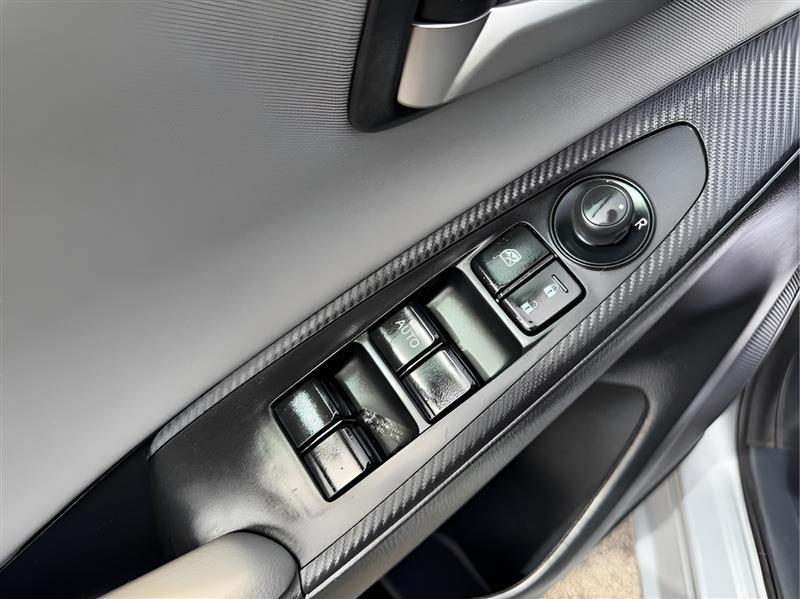 Toyota Yaris 4dr Sdn Auto 2020